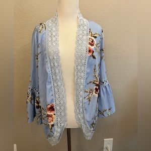 Light blue floral and lace bell sleeve kimono style cardigan, women’s size small